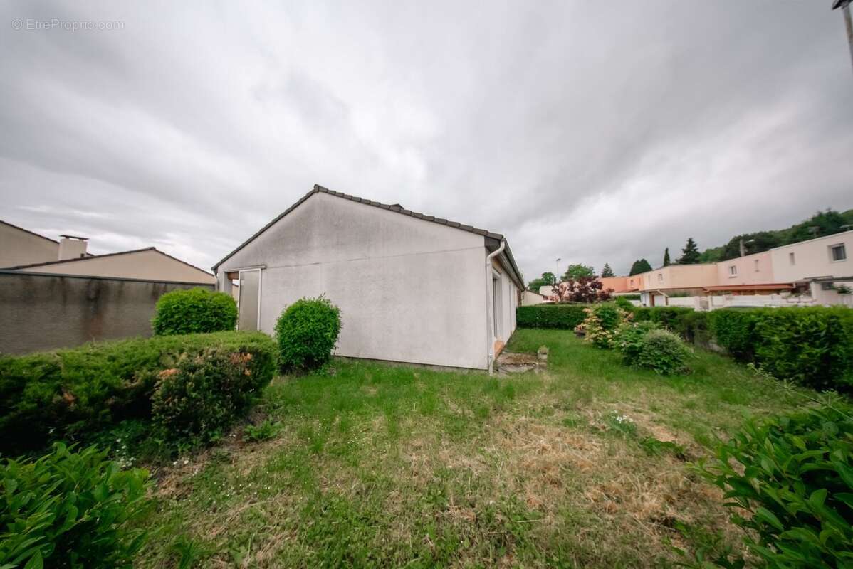 Maison 88 m² à Blanzat  - photo 5