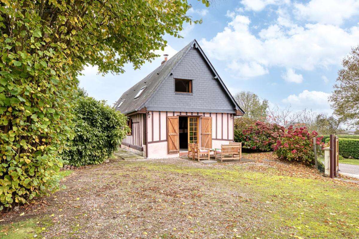 Maison à BIVILLE-LA-RIVIERE