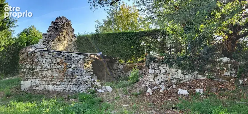 Maison à rénover entièrement sur 1300 m2 de terrain - photo 7