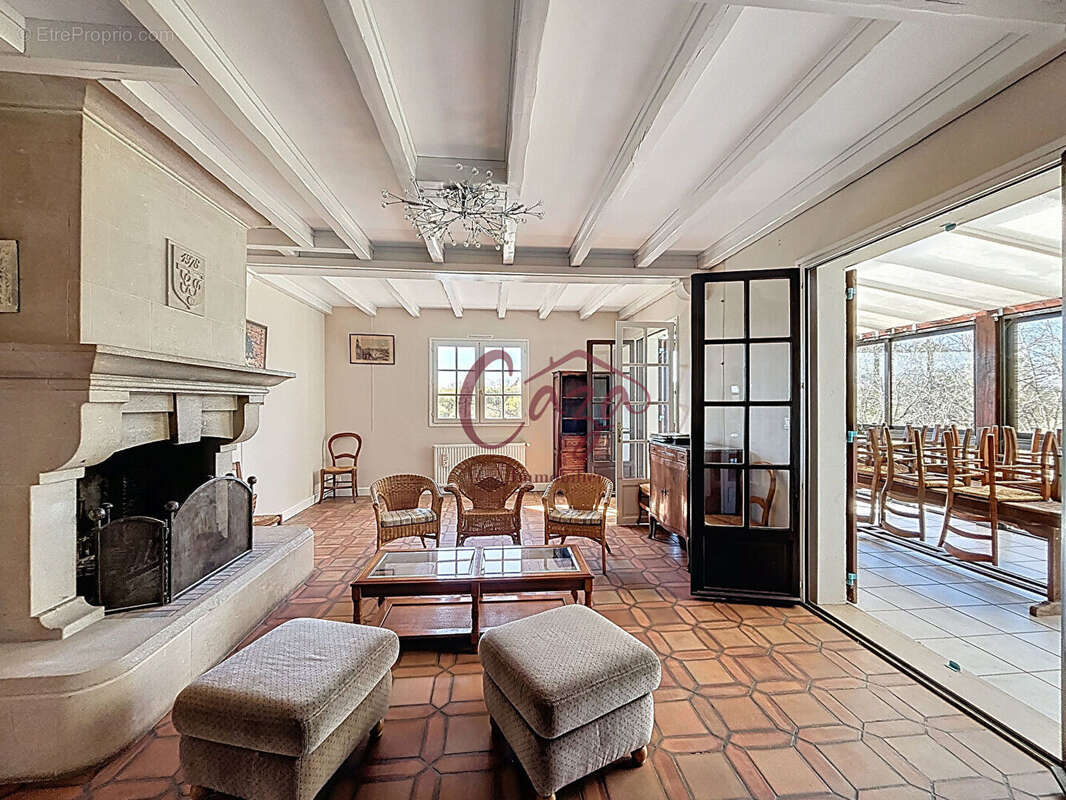 Maison à FARGUES-SAINT-HILAIRE