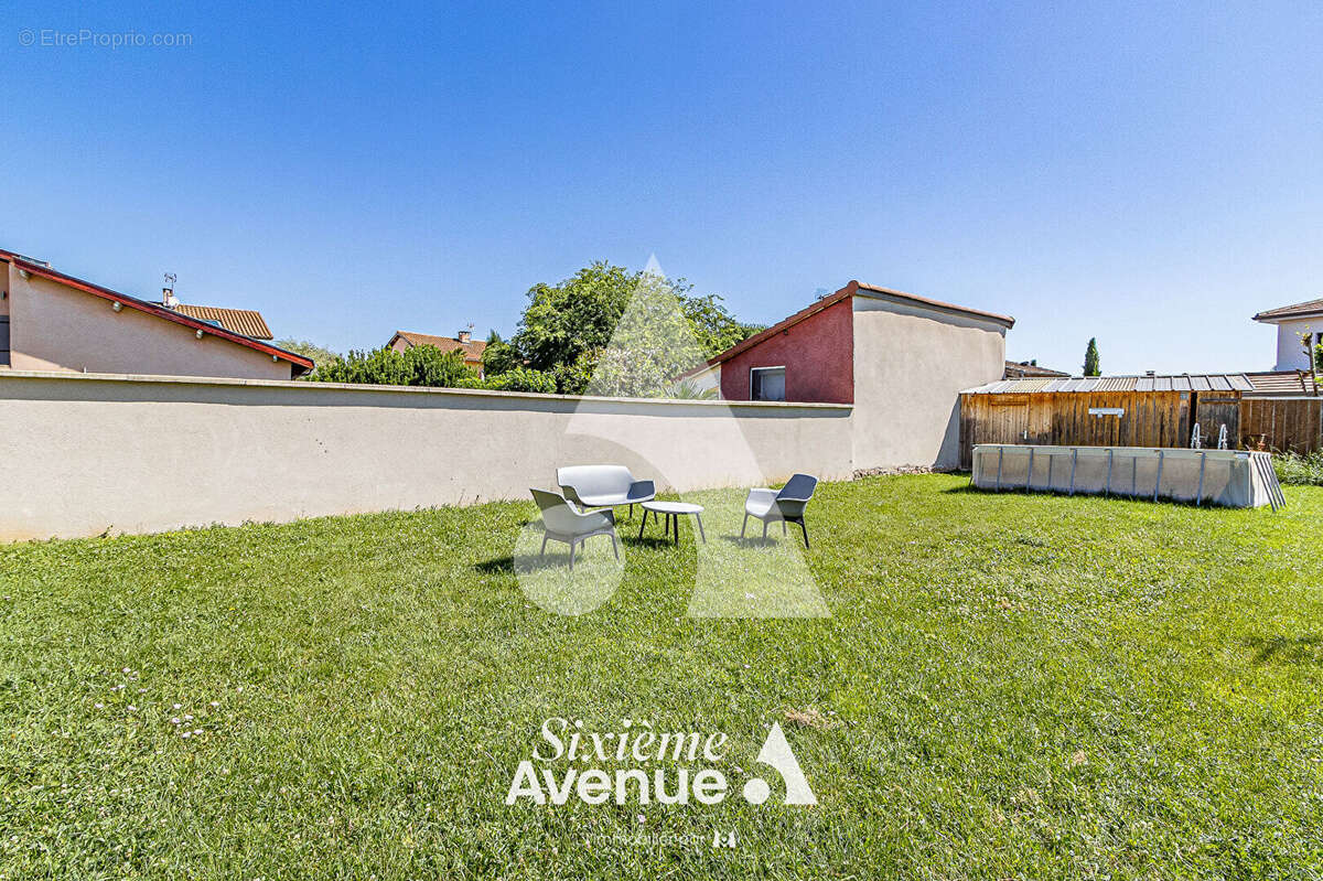 QUINCIEUX CENTRE ? Maison 112 m² avec beau jardin, terrasse couverte, 3 chambres - photo 2