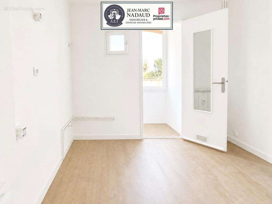 3 pièces entièrement rénové  clim+ garage + cave, tout à pied' - photo 7