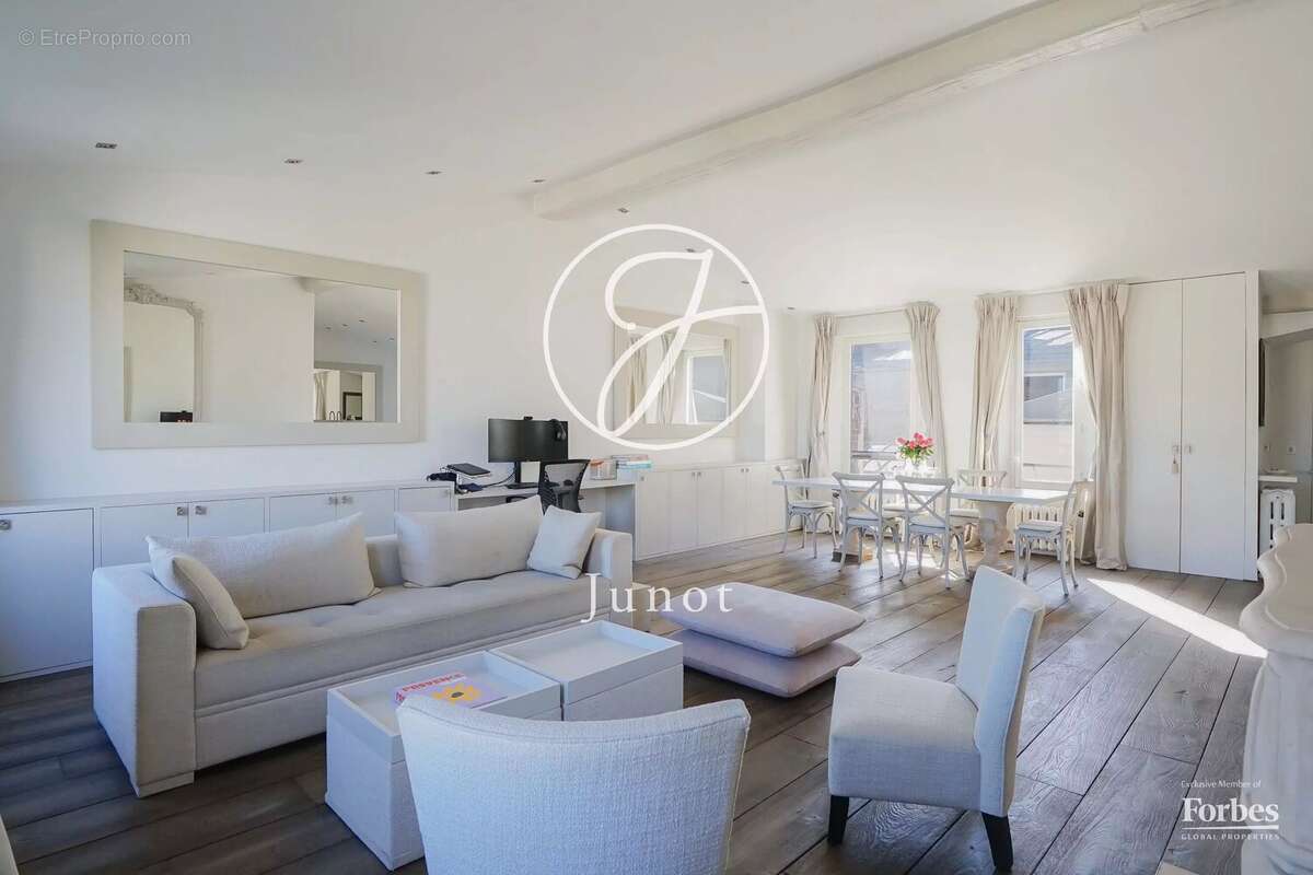 Appartement à PARIS-7E