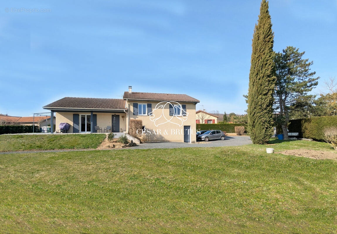 Maison à CHAZAY-D&#039;AZERGUES