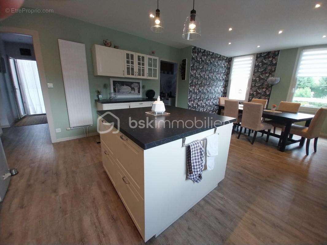 Grande maison avec dépendances + maison à rénover - photo 3
