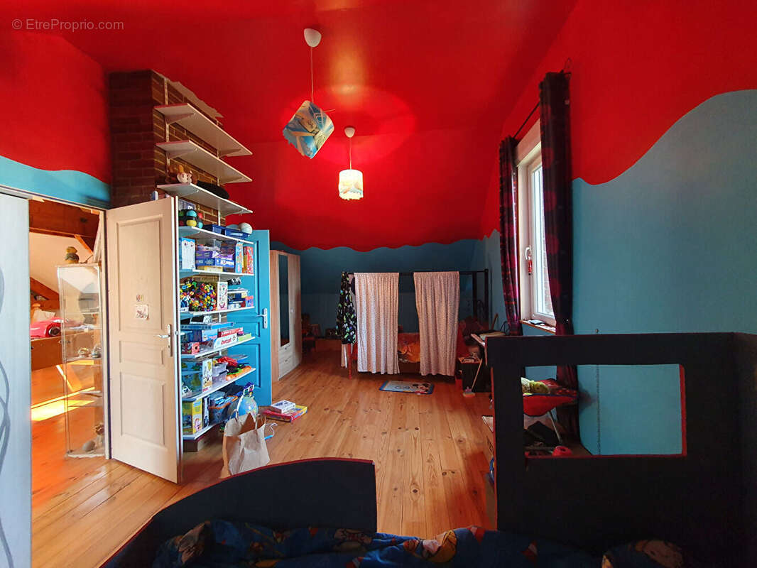 Maison à MONTESCOURT-LIZEROLLES