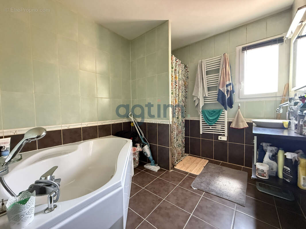 Chavagnes en pailliers - 3 chambres - garage - jardin - photo 6