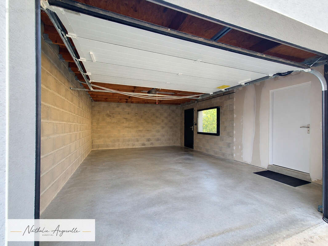 Nuces   Maison contemporaine 144 m2 de plain-pied avec piscine - photo 14