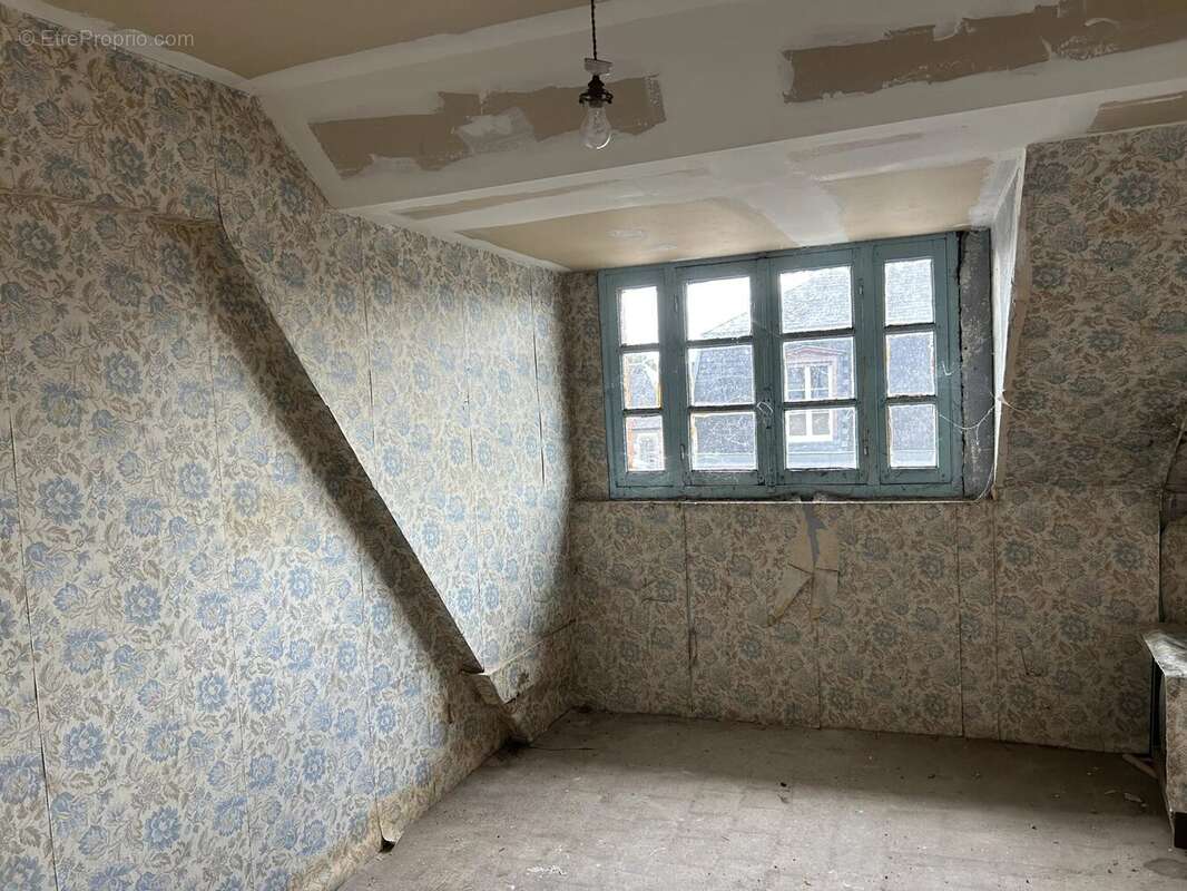 Maison à ARNAC-LA-POSTE