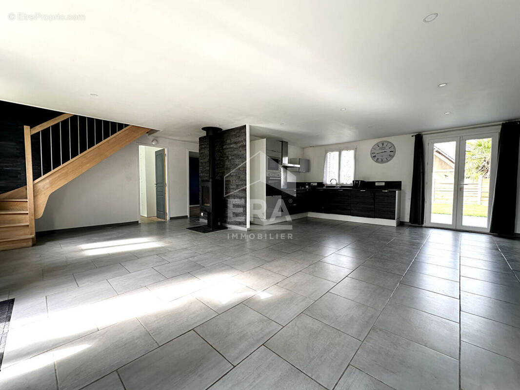 Maison à NOISY-RUDIGNON