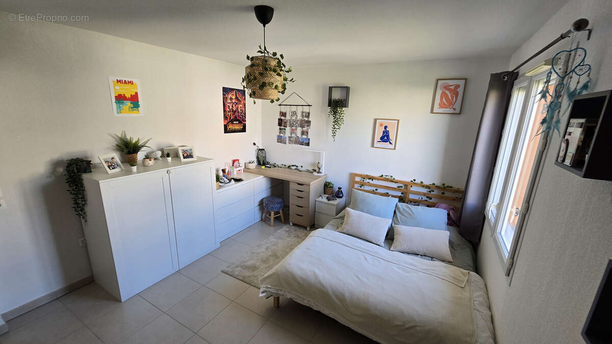 Appartement à LE MUY