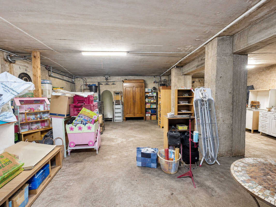 Maison en pierres rénovée, élevée sur dépendances à Saint Pierre de Boeuf - 3 chambres + 160 m2 de jardin - photo 19