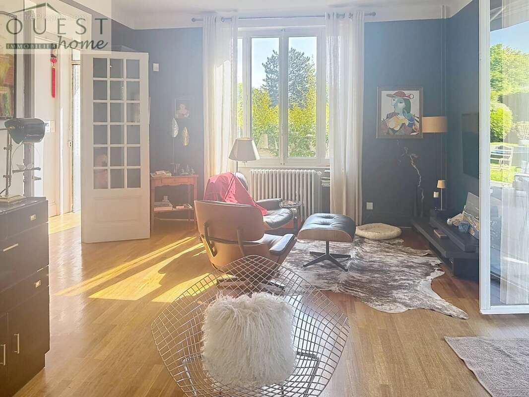 Maison à CHARBONNIERES-LES-BAINS