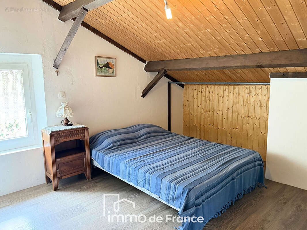 Maison à DECAZEVILLE