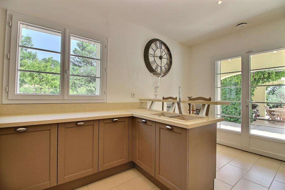 Maison à L&#039;ISLE-SUR-LA-SORGUE