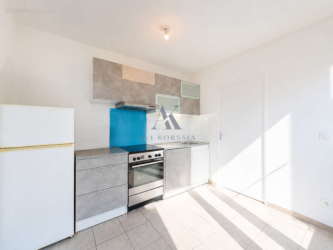 Vénissieux Centre   T2 récent 39 m2 avec balcon - photo 5