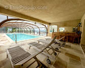 Piscine - Maison à REGUSSE