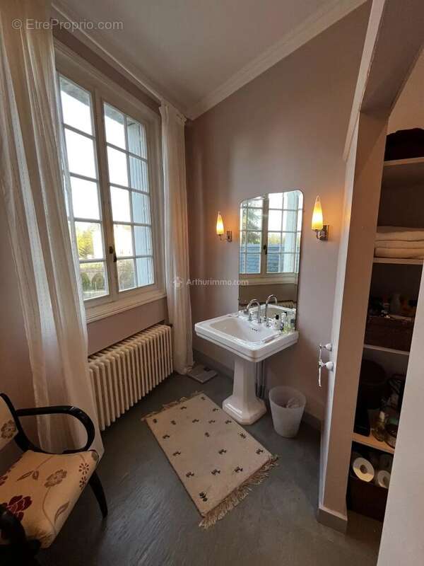 Maison à LA CHARTRE-SUR-LE-LOIR