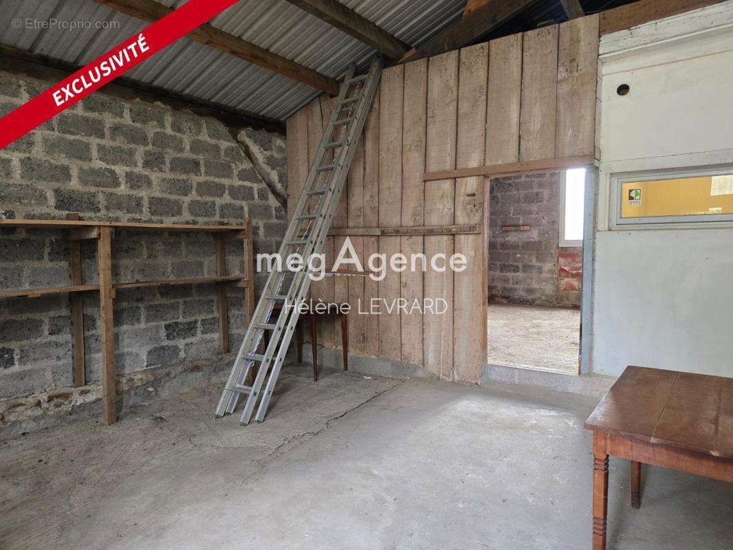 VOUTRÉ : jolie maison avec beau potentiel de rénovation - photo 7