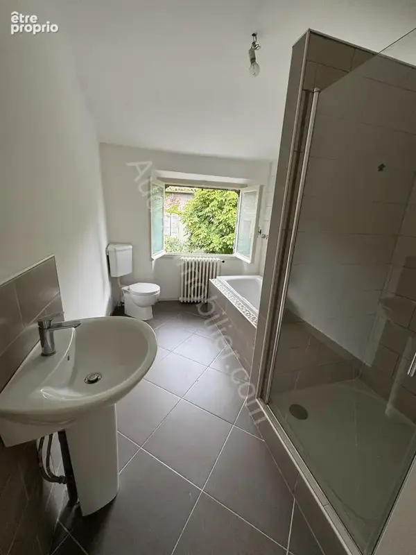 Maison de ville avec terrasse, studio et garage - photo 12