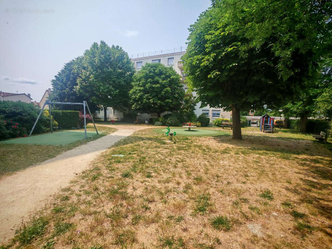 Appartement à SARTROUVILLE