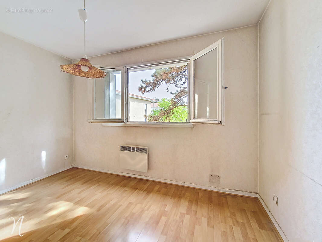 Appartement à SEREZIN-DU-RHONE