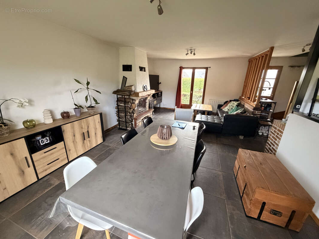 Maison à BOUVAINCOURT-SUR-BRESLE