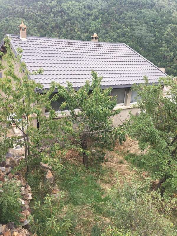 Maison à AYGUATEBIA-TALAU