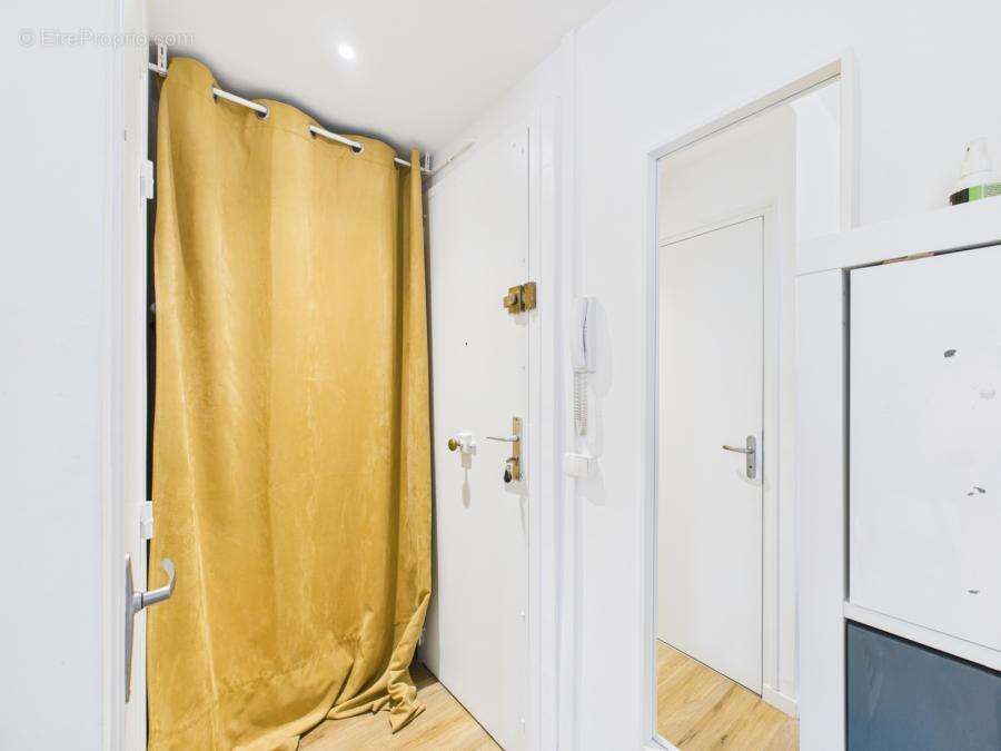 Appartement à PARIS-14E