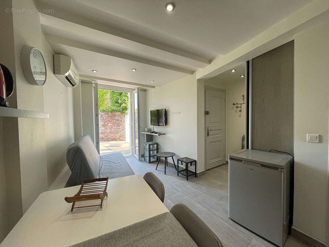 Appartement à MANDELIEU-LA-NAPOULE