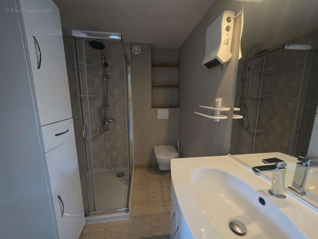 Commerce à GRUISSAN