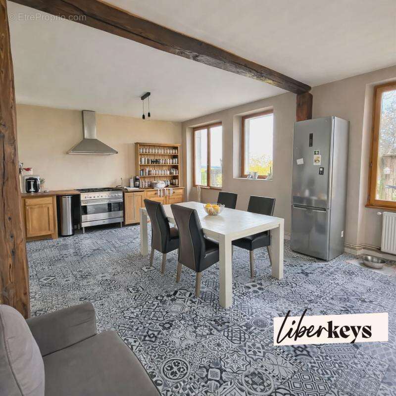 Maison à MONTIRAT