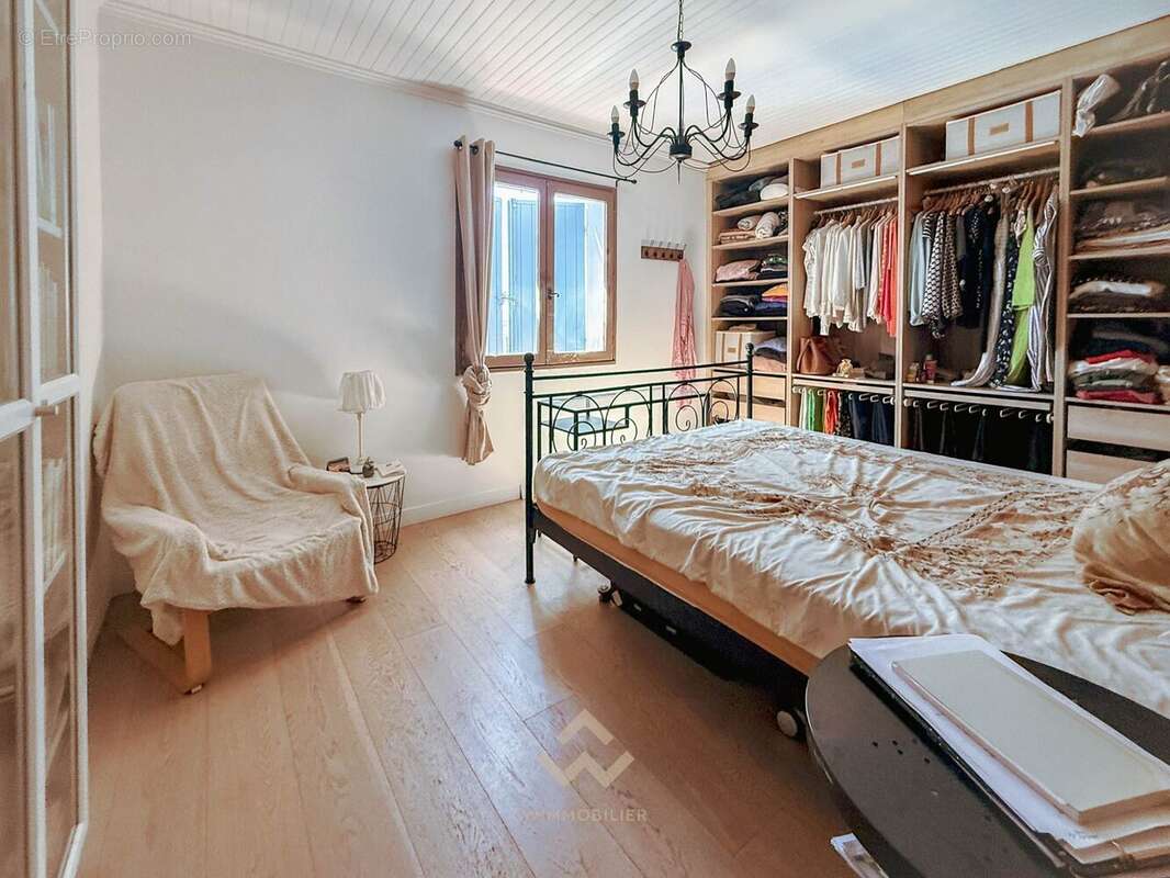 Chambre - Maison T5 - La Valette 83160 - Maison à LA VALETTE-DU-VAR