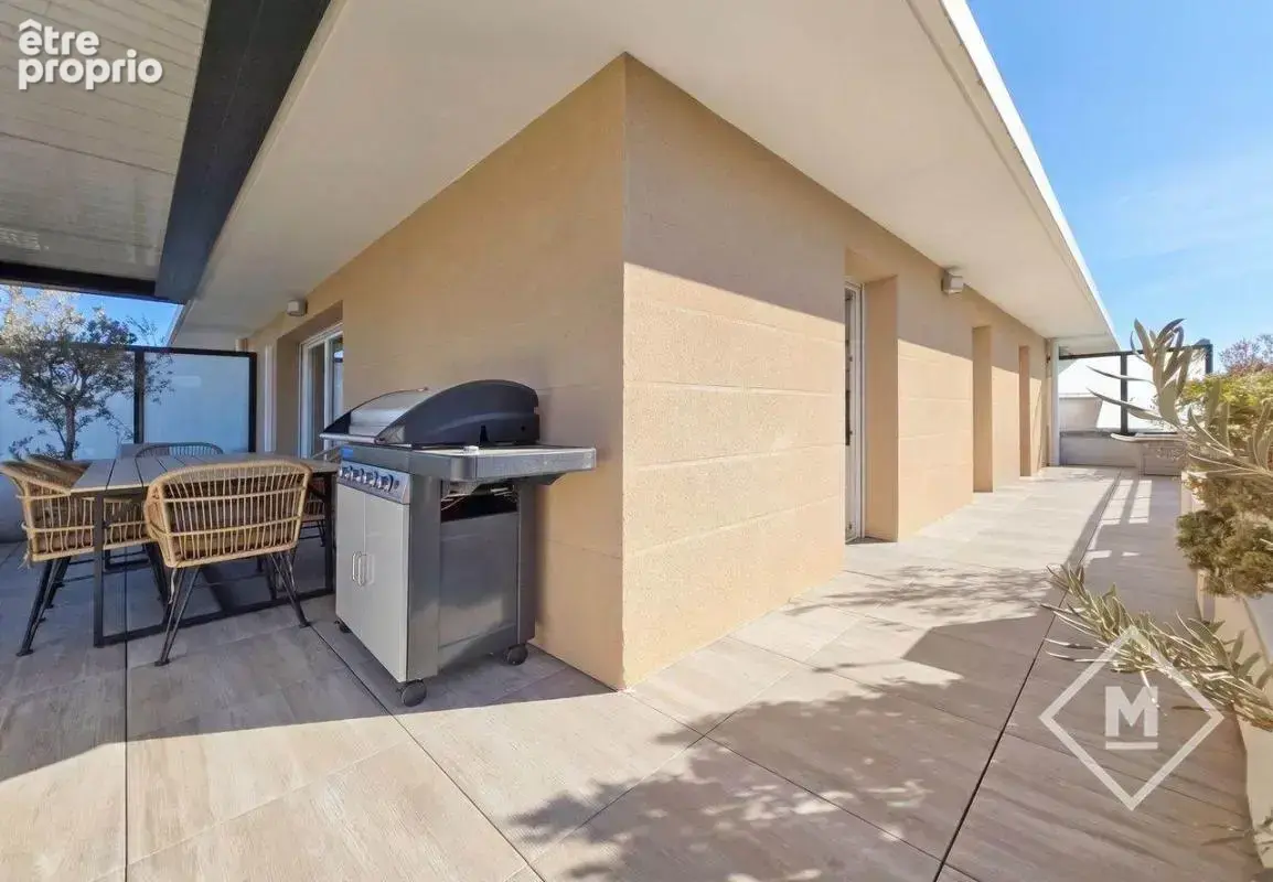 À découvrir sans tarder ! Superbe T3 coup de cœur en dernier étage avec terrasse de 40 m² – Château-Gombert - photo 7