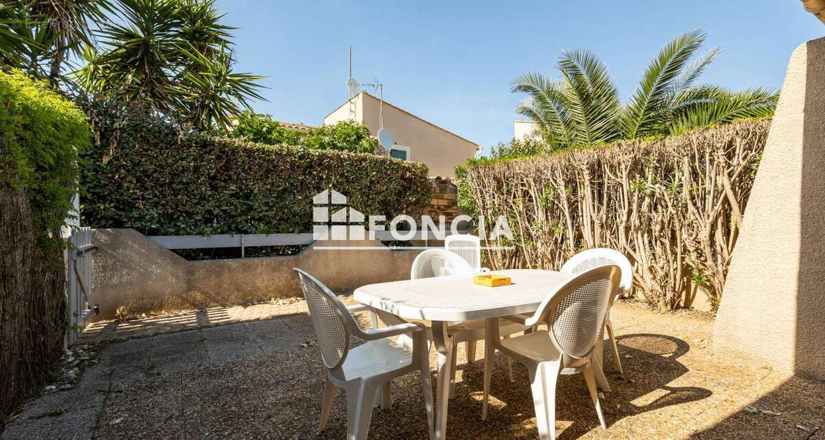 Charmant pavillon T2 avec mezzanine et terrasse arborée dans résidence sécurisée avec piscine - photo 3