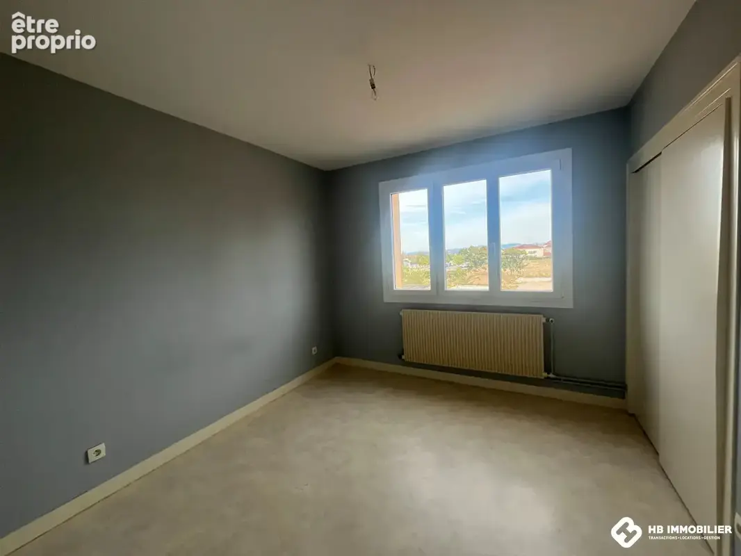 Appartement 5 pièces 3 chambres Riorges - photo 7