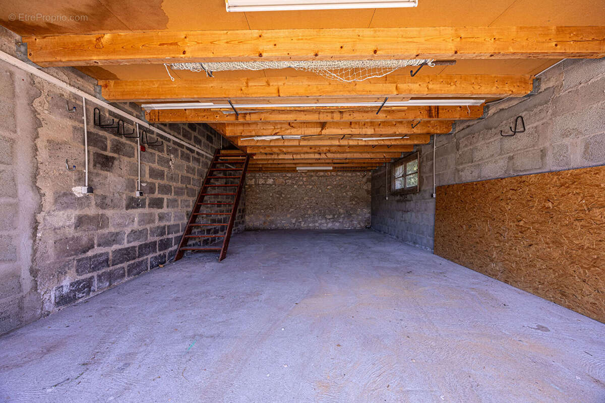 Dépendance à vendre à Périgny - 80 m², terrain 257 m², exposition Sud - photo 2