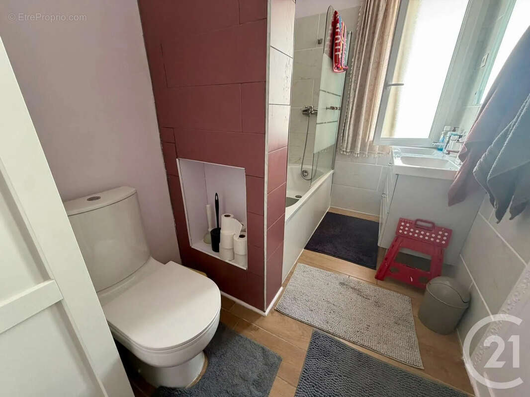 Maison 95 m² à Saint-Mard  - photo 12