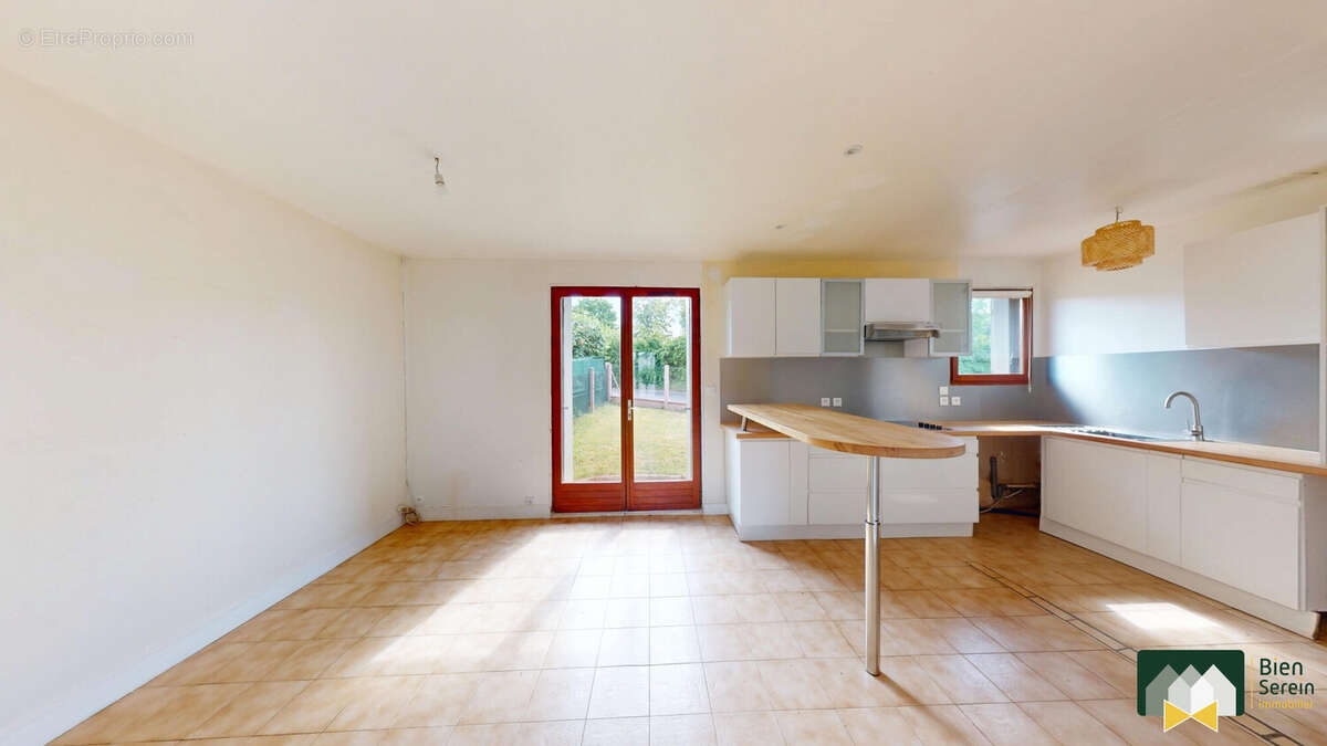 Pièce de vie  - Maison à LEVES