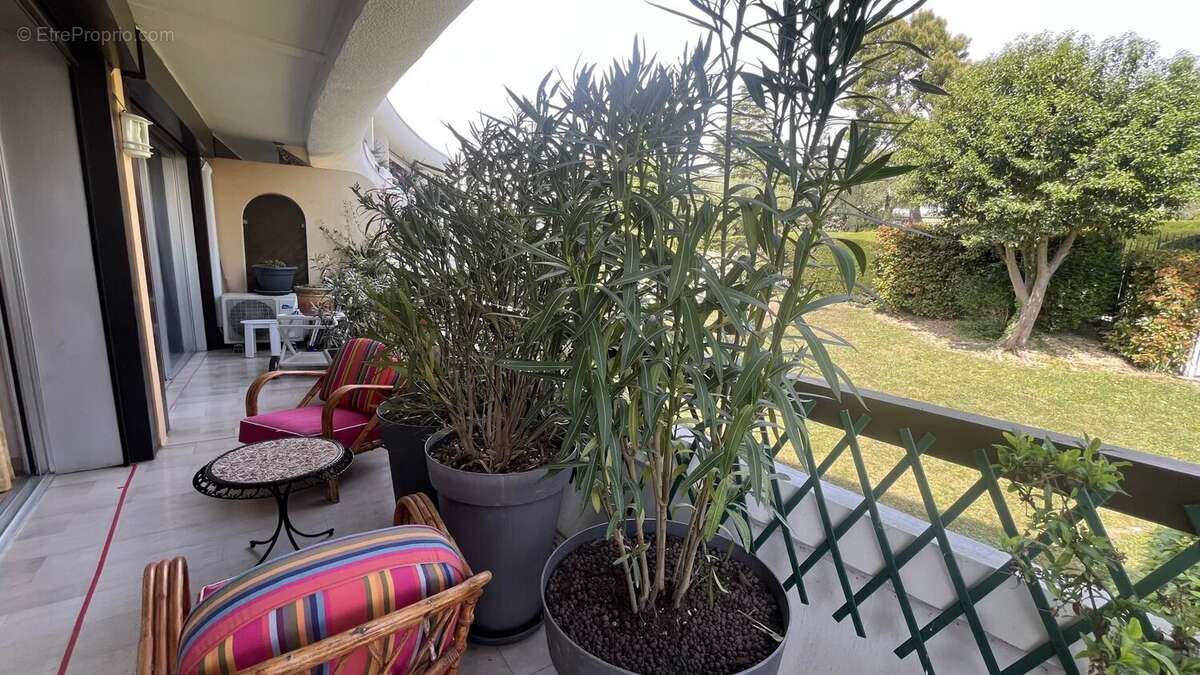Appartement à LE CANNET