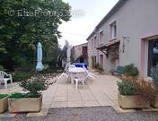 Maison à SAINT-JULIEN-DE-BRIOLA