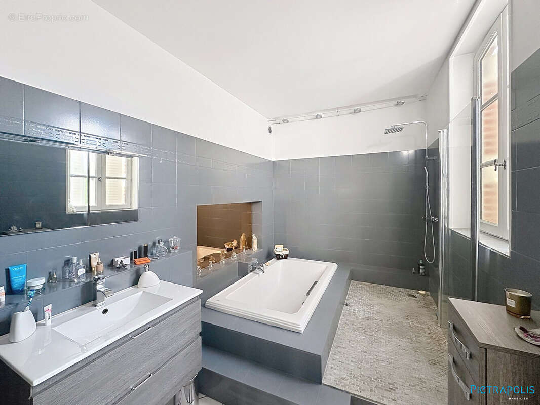 Maison à SAINT-MARCEL