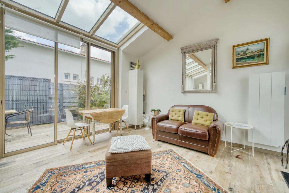 Maison à SAINT-GEORGES-DE-DIDONNE