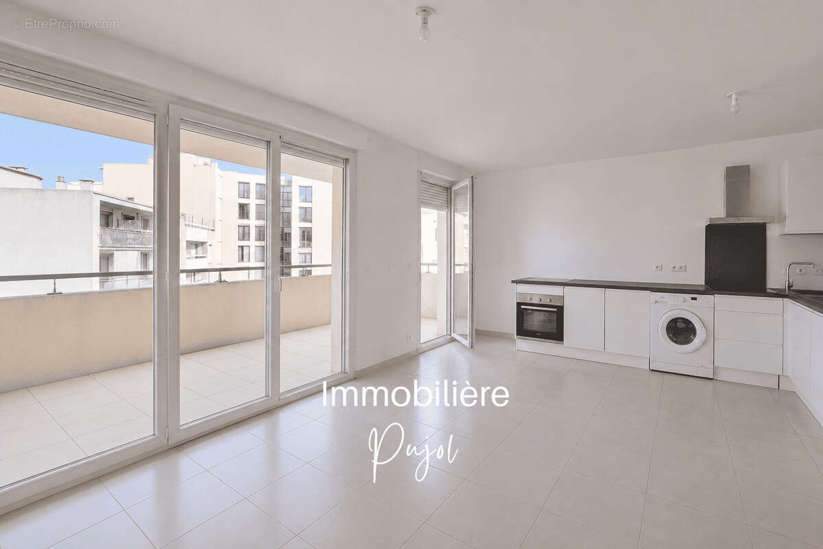 Appartement à MARSEILLE-4E