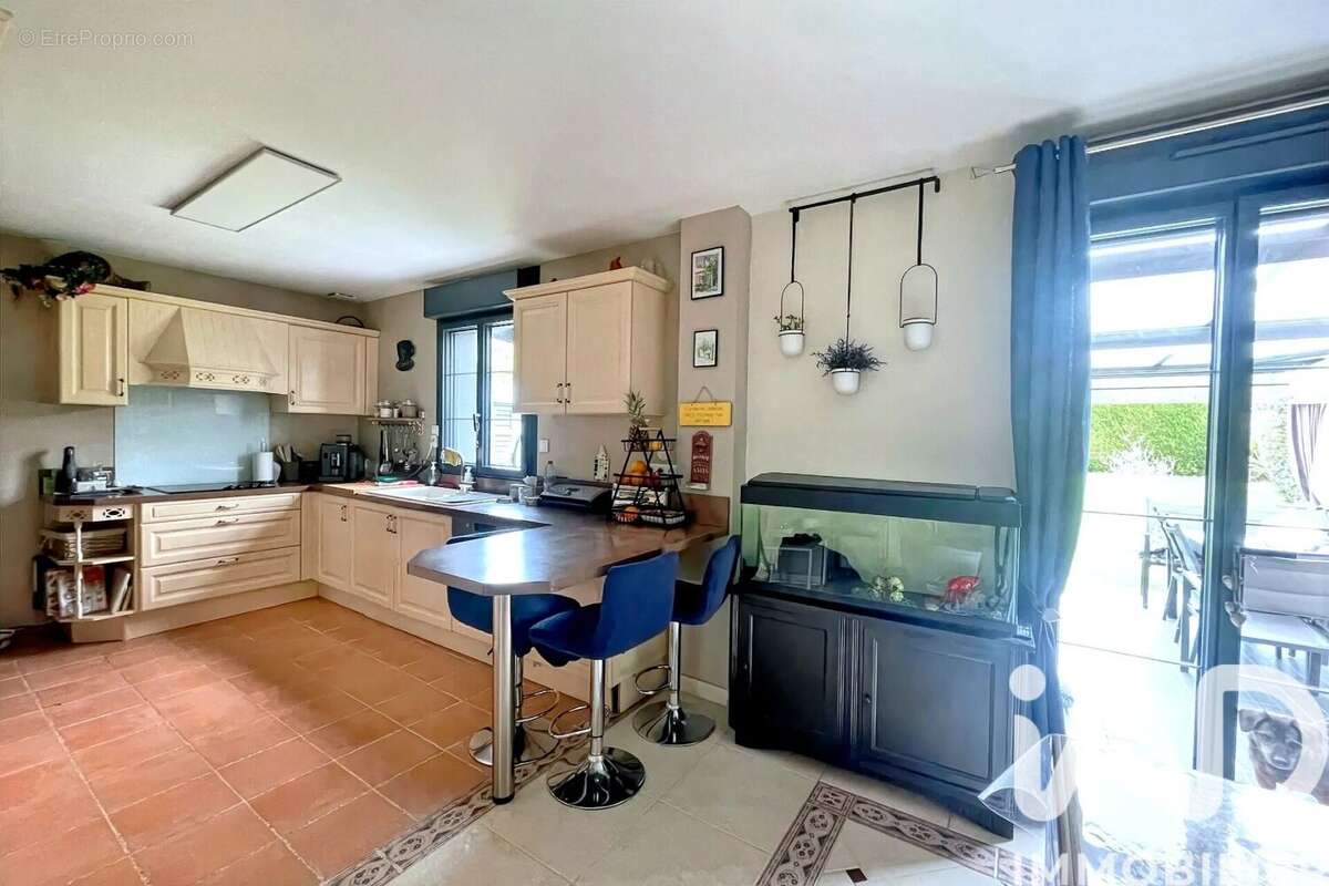 Maison 154 m² à Sainte-Gemme-Moronval  - photo 4