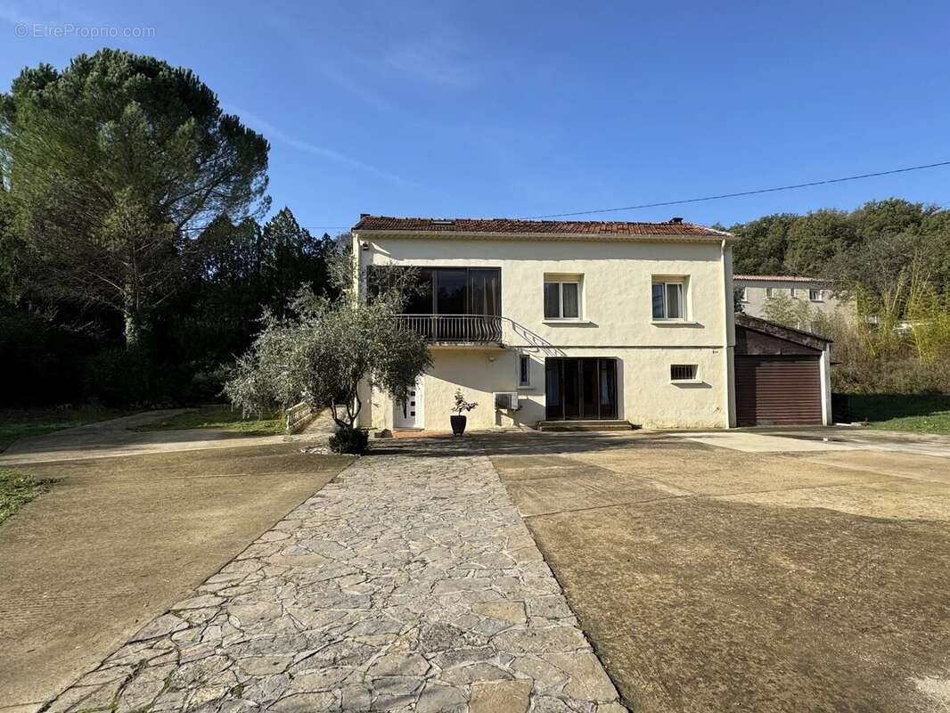 Maison à VEZENOBRES