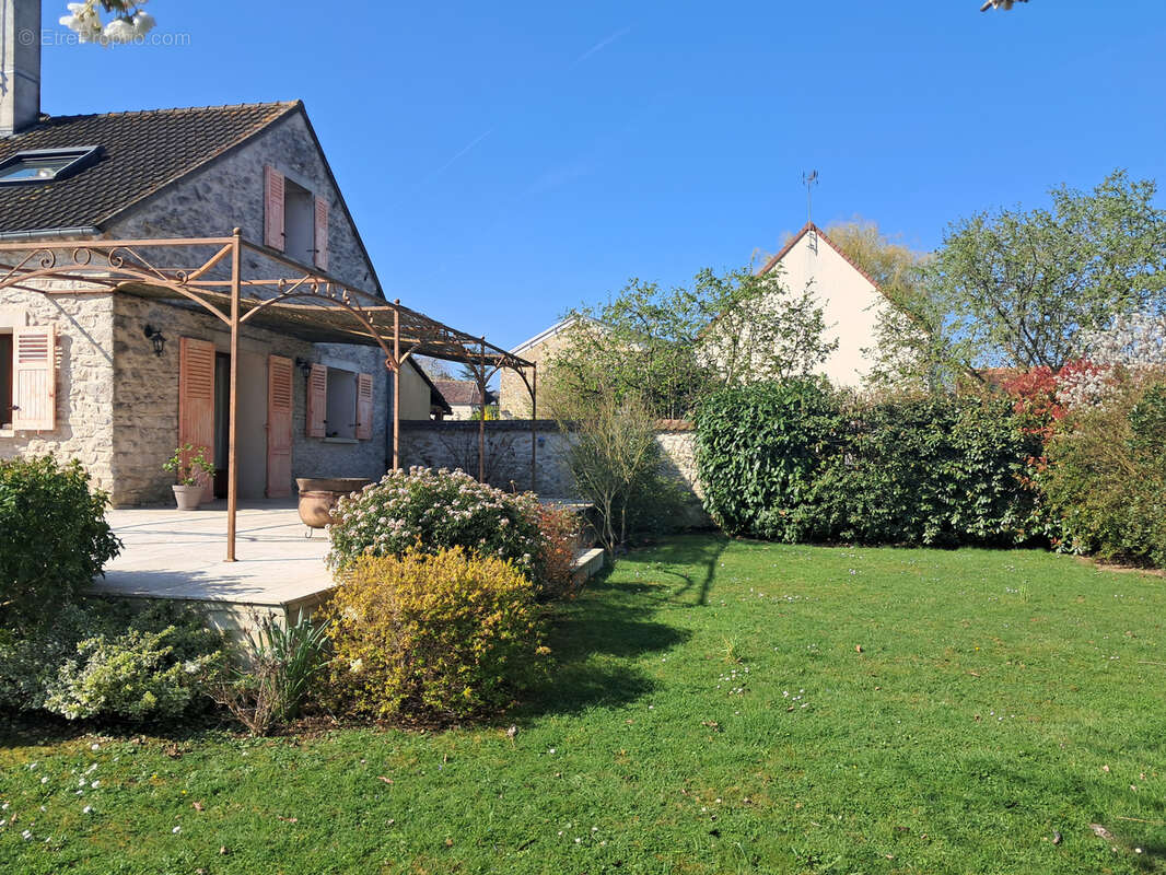 Maison à THOIRY