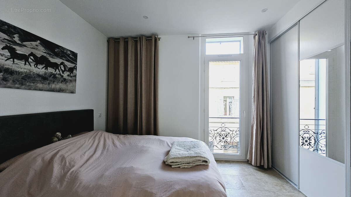 Appartement à SAINT-CYR-SUR-MER