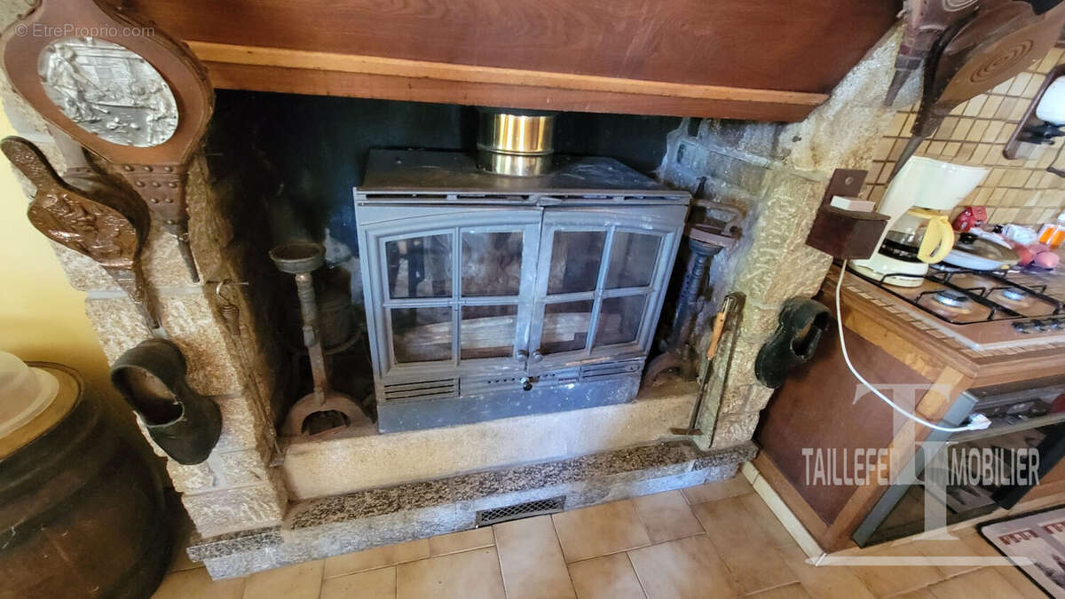 Maison 107 m² à Saint-Saud-Lacoussiere  - photo 9