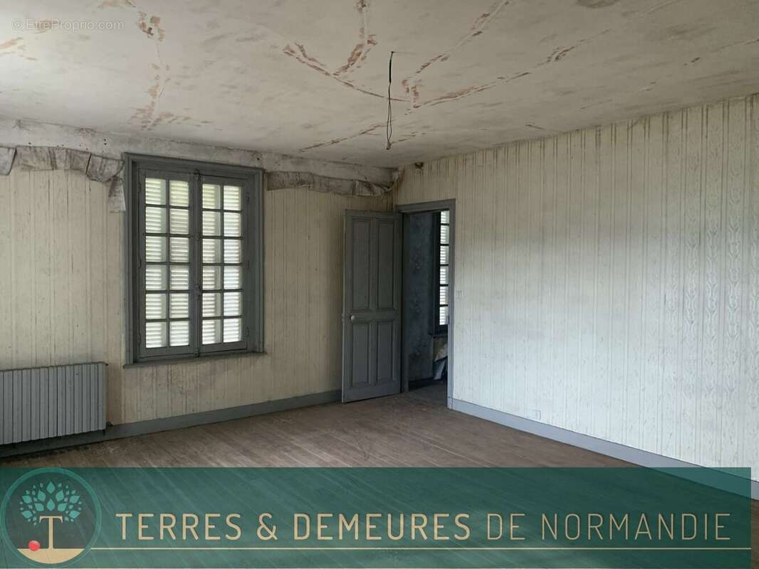 Maison à SAINT-PIERRE-SUR-DIVES